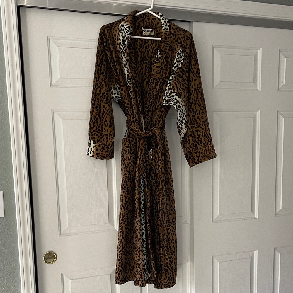 Brown Leopard Print Women's Robe Size L/Xl